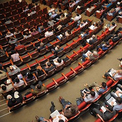overview of conference hall (image: pixabay)